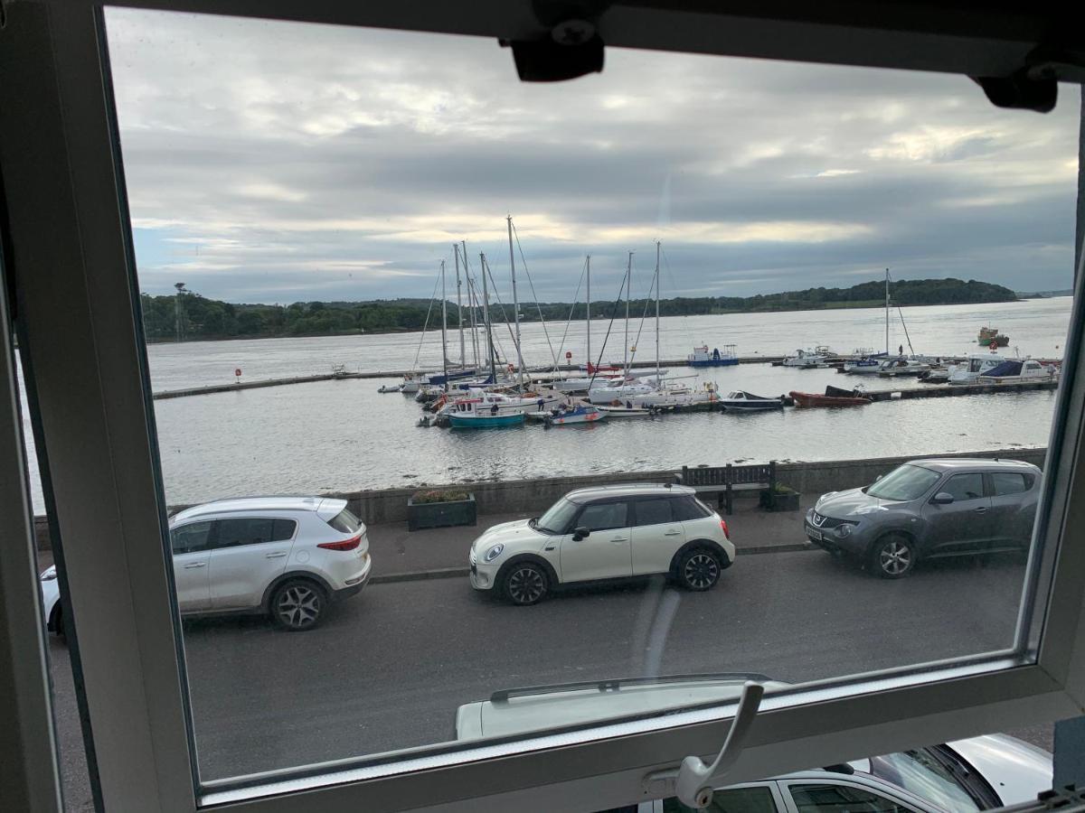 Holiday home Harbour View On The Lough Edge With Hot Tub *