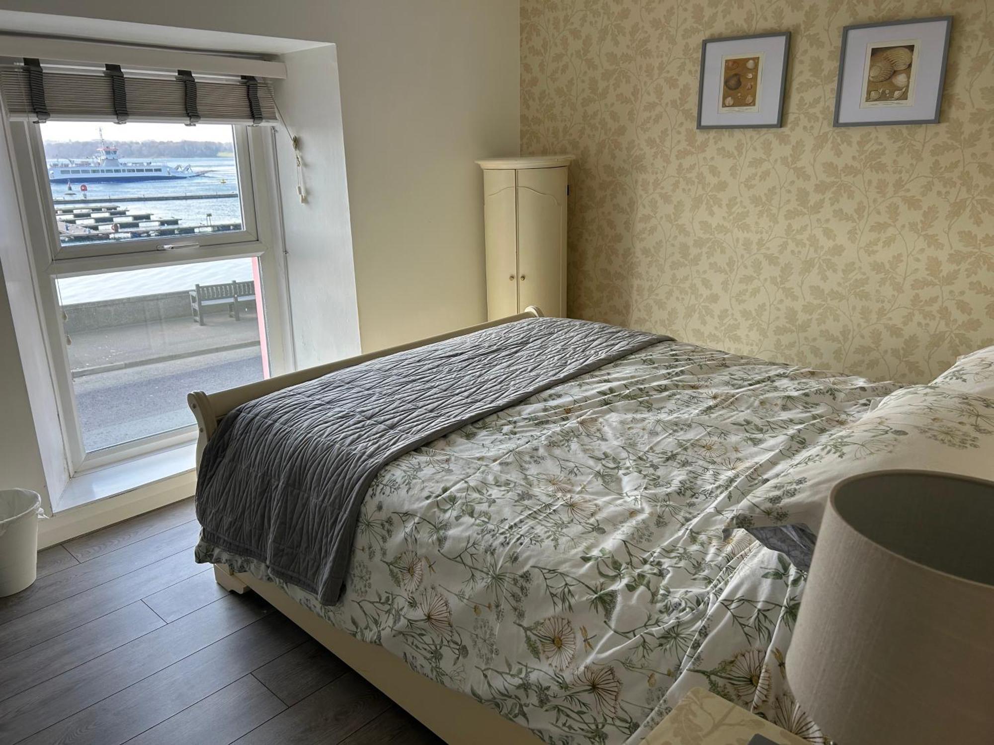 Harbour View On The Lough Edge With Hot Tub Holiday home Portaferry